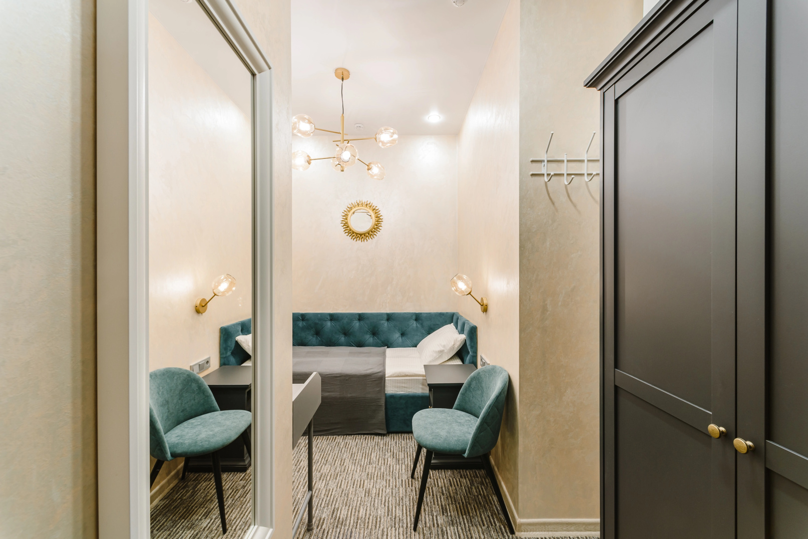 Отель Simple Weekend Inn