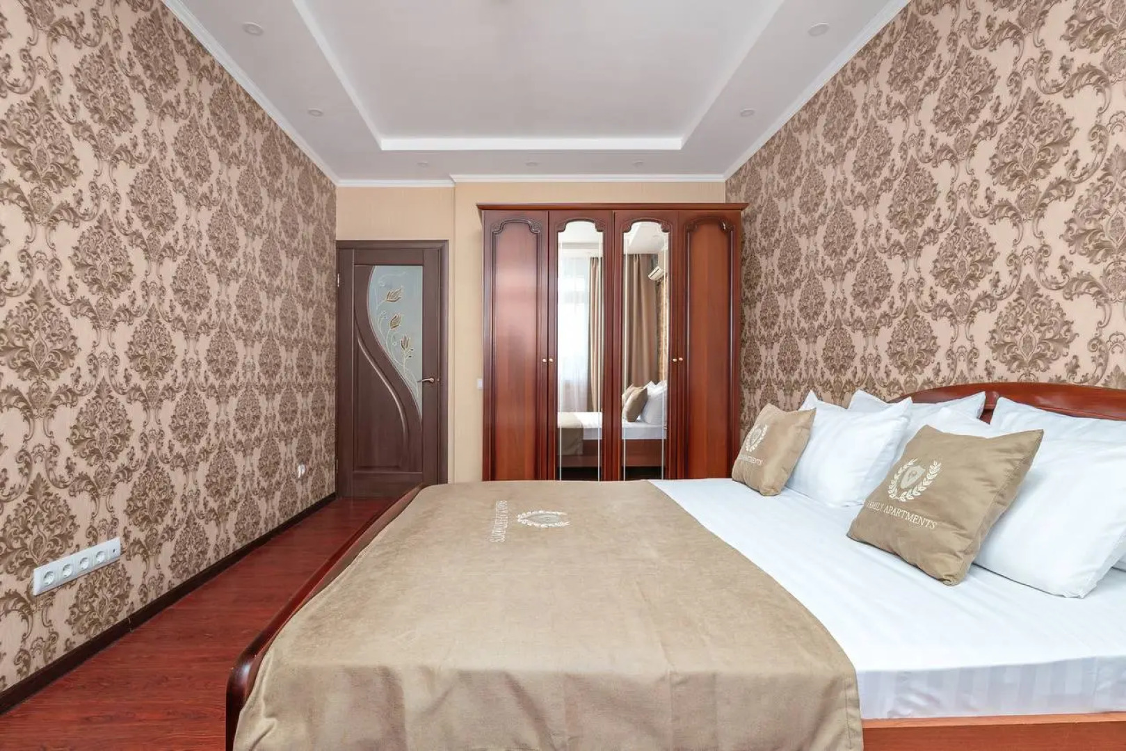 Апартаменты на 8 этаже на Восточно Кругликовской