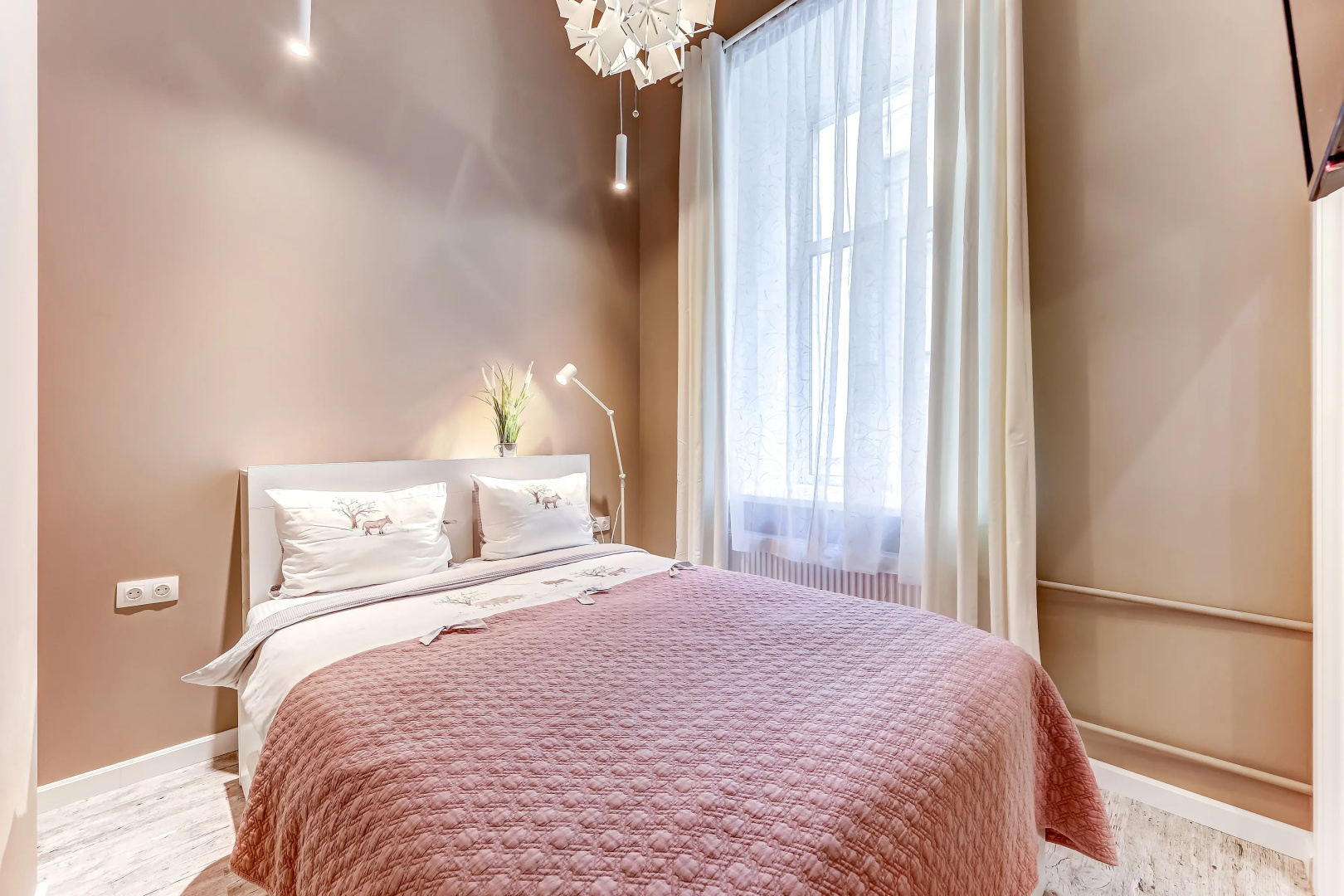 Апартаменты SweetHome на Мойке 40