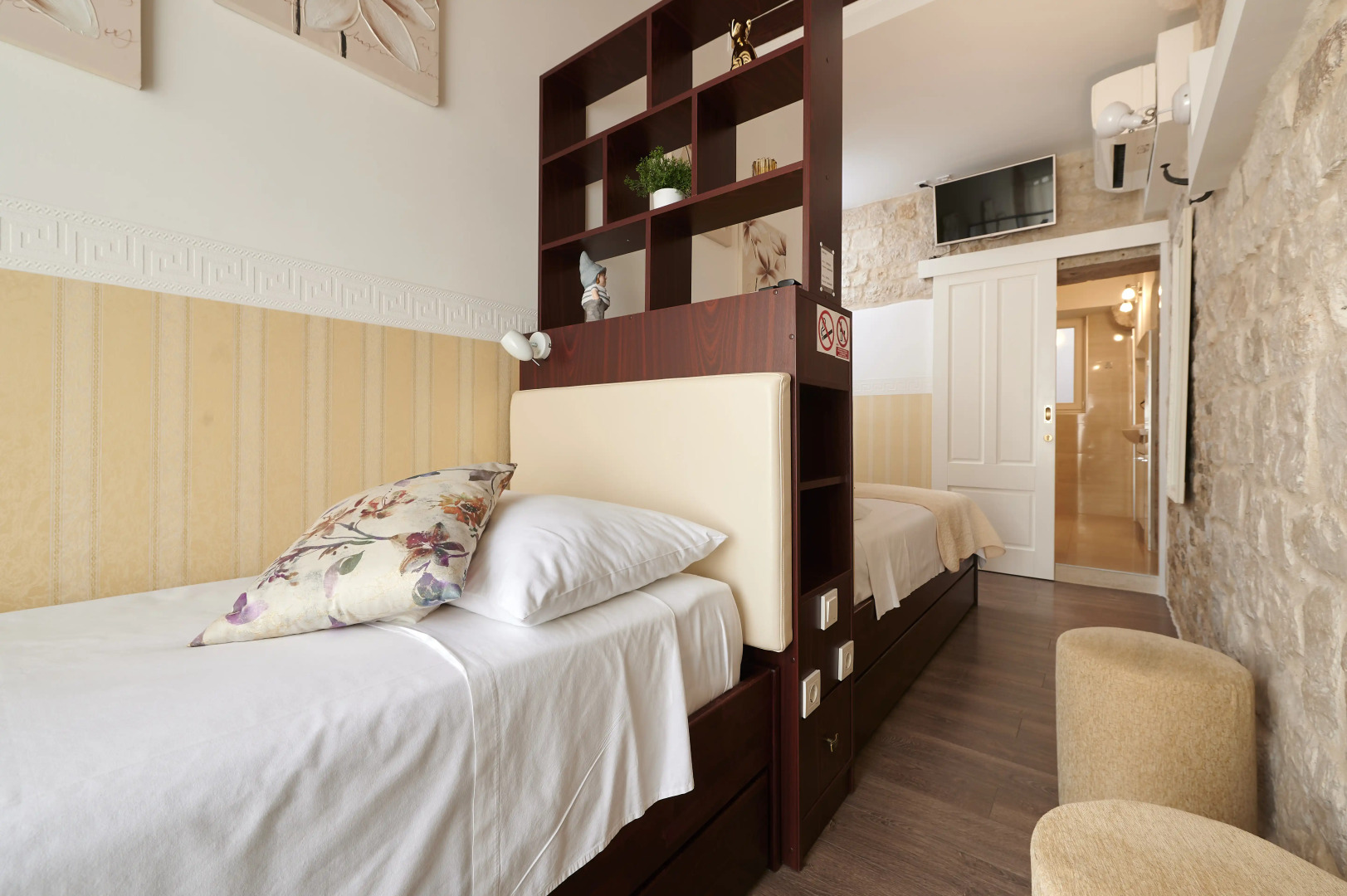 Palace Central Square