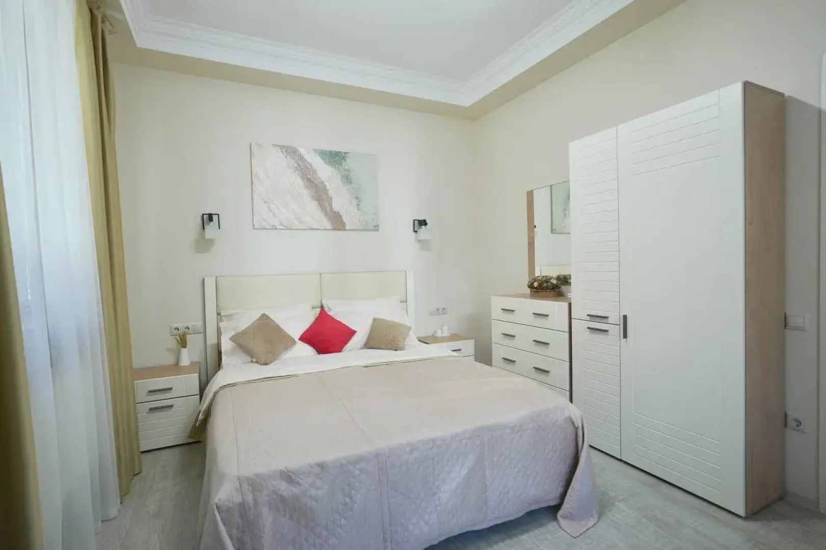 Квартира Двухкомнатная напротив ТЦ Горки Город