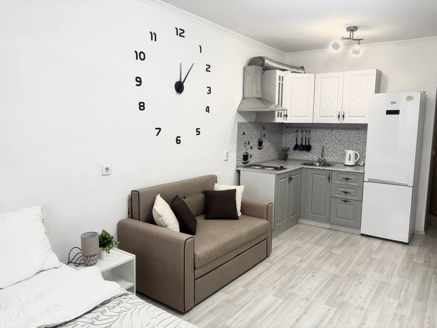 Квартира Уютная студия в Янино-1