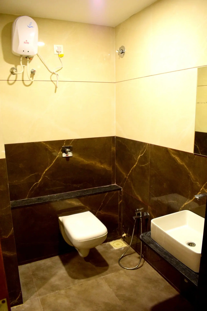 Отель Royal Square by Sky Stays