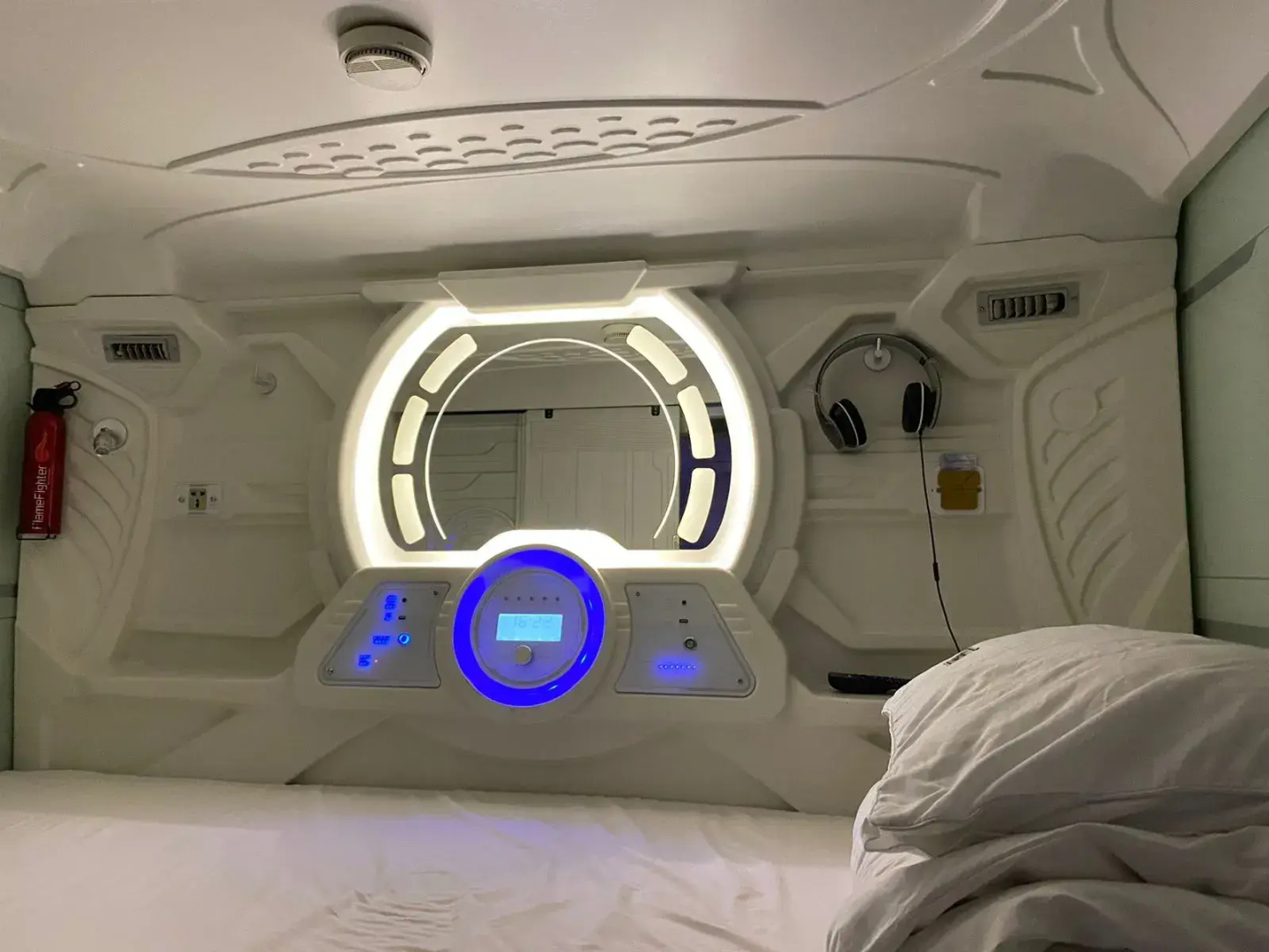 Отель Holiday Hotel