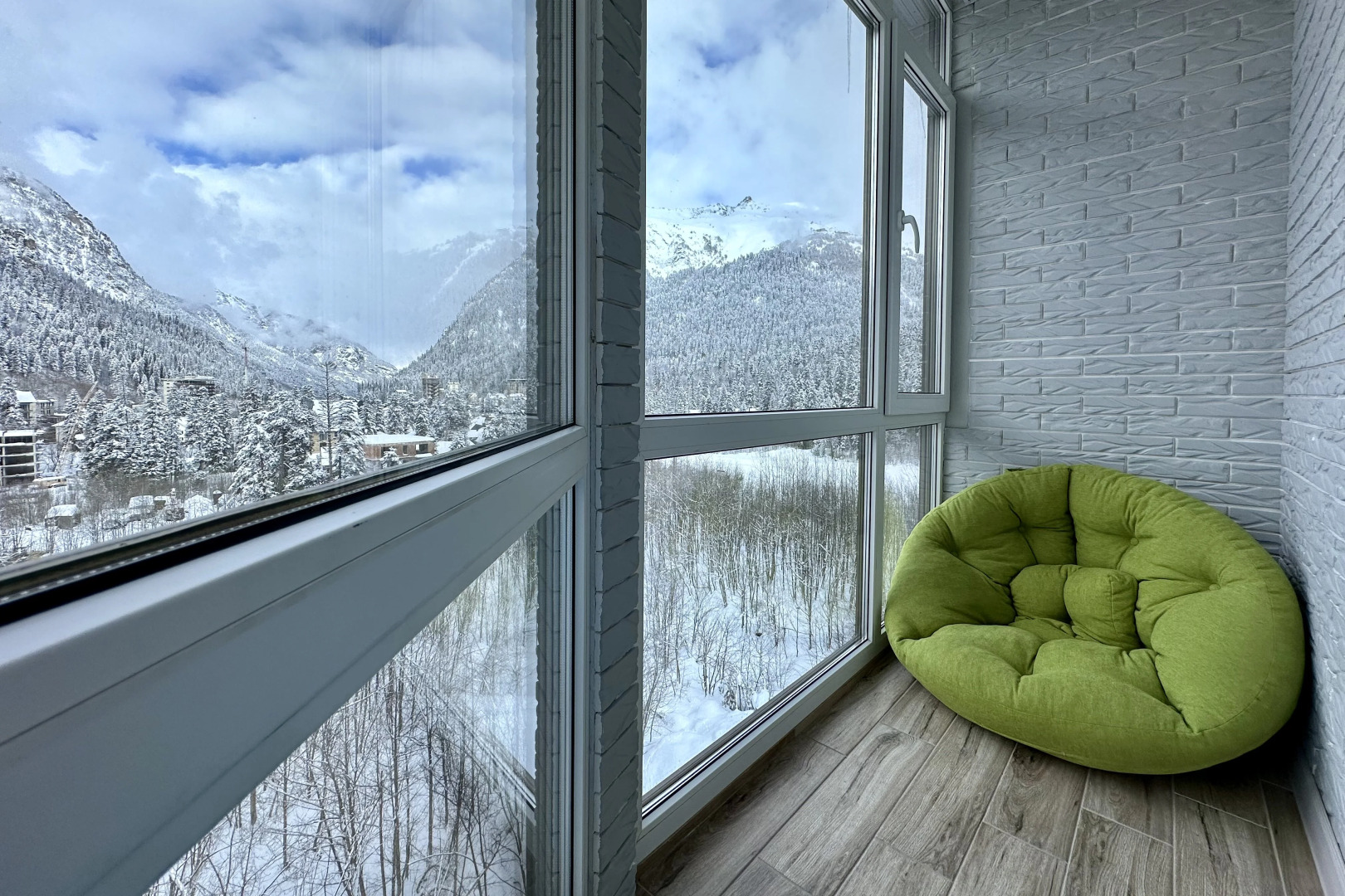 Миррос Субай Отель Домбай