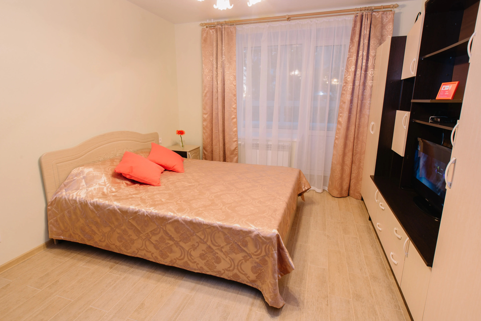 Апартаменты 9 Ночей на Матросова 3