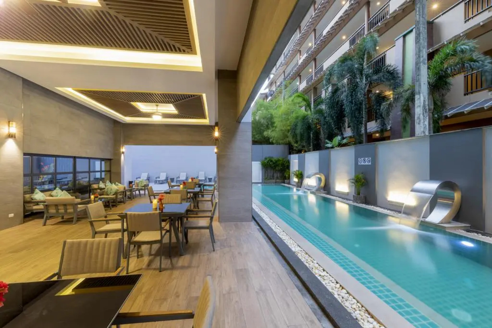 Отель Woovo Phuket Patong