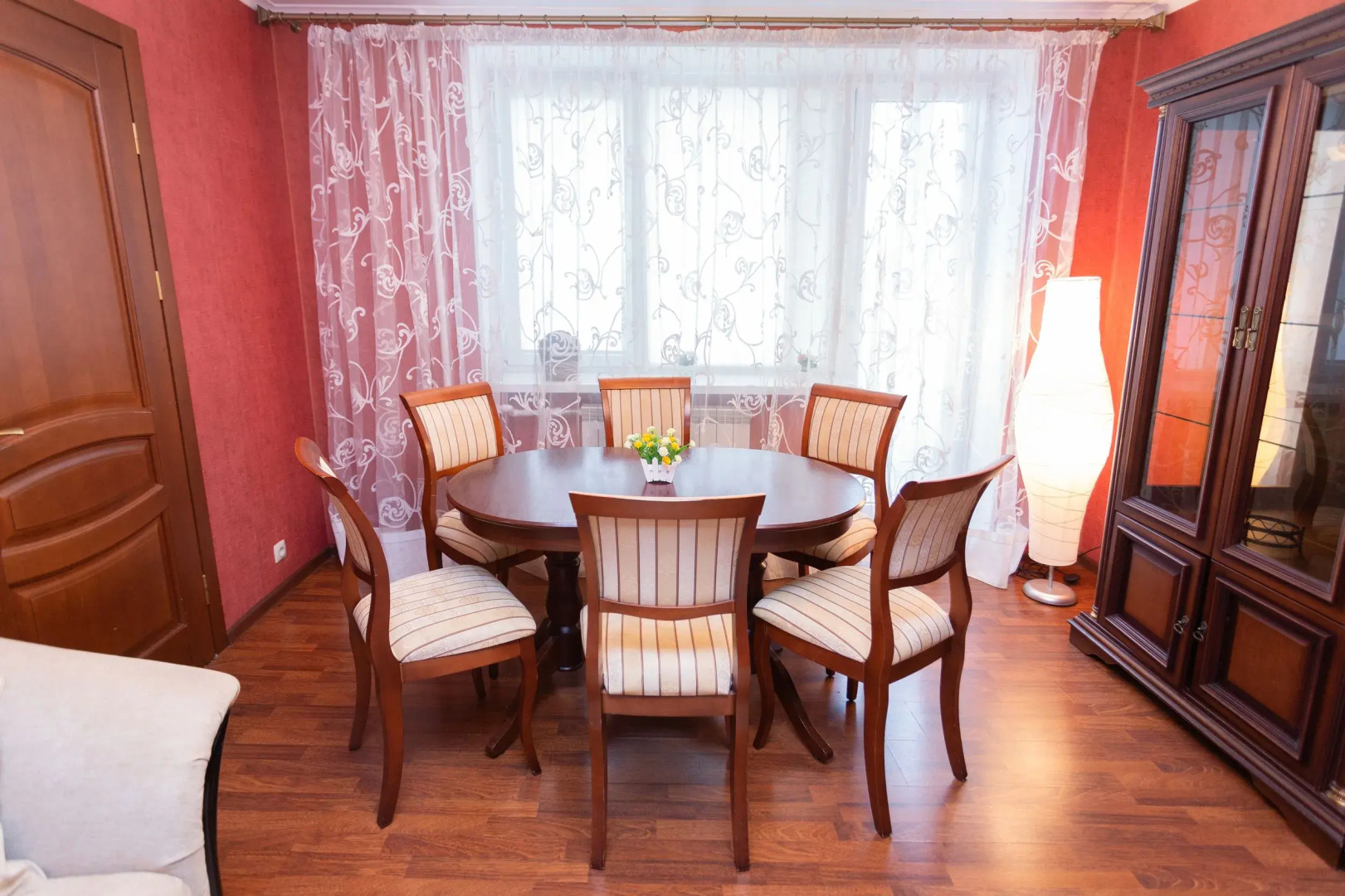 Апартаменты семейные на Раковской 27