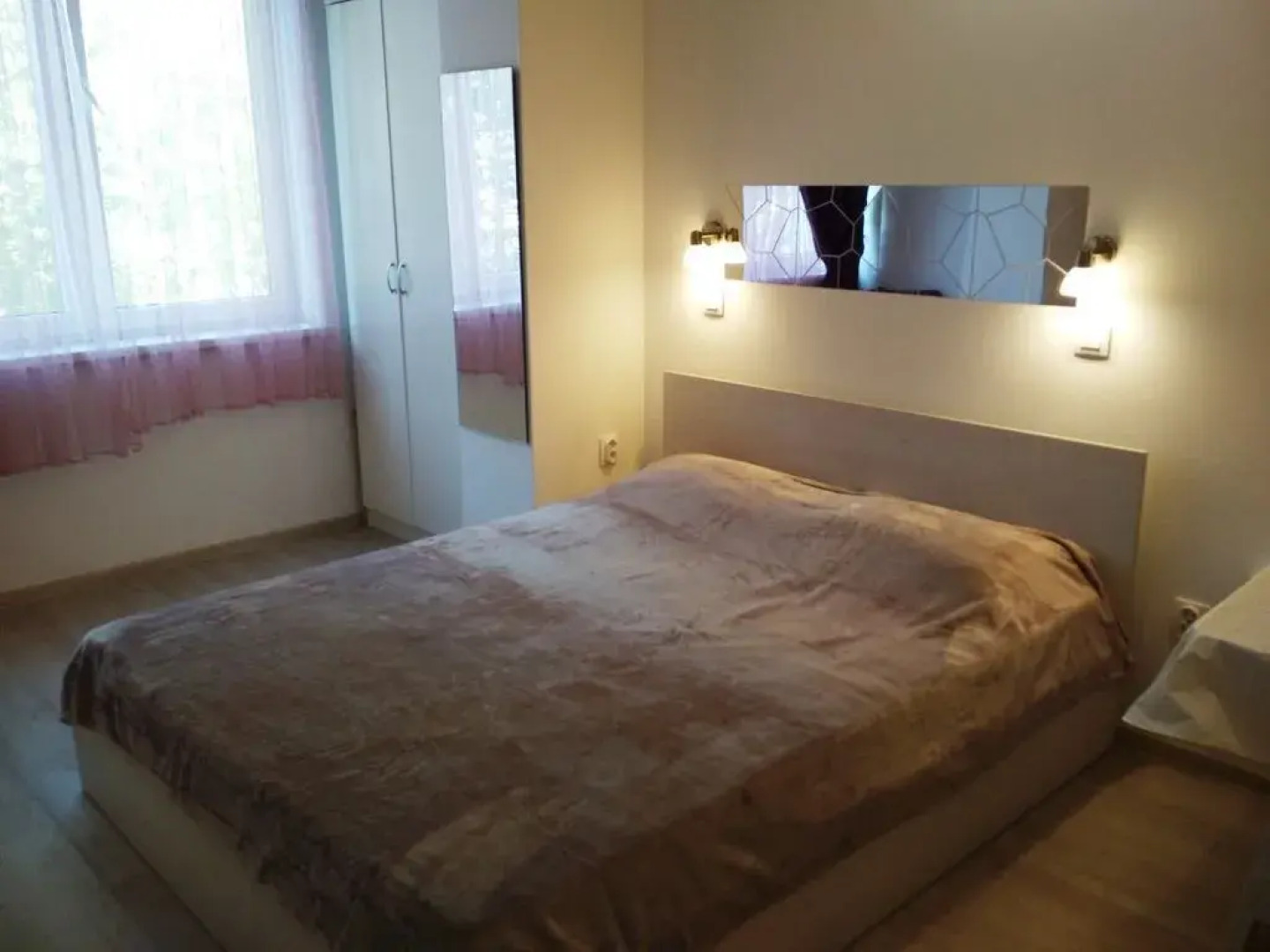 Апартаменты розовая на Солнечной улице 17