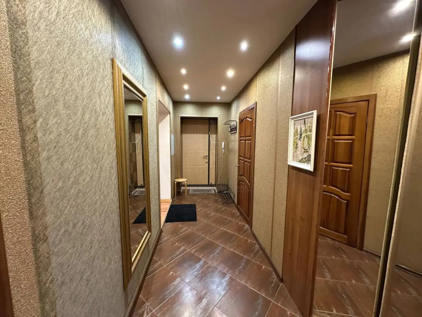 Квартира Большая в Центре Города с Парковочным Местом