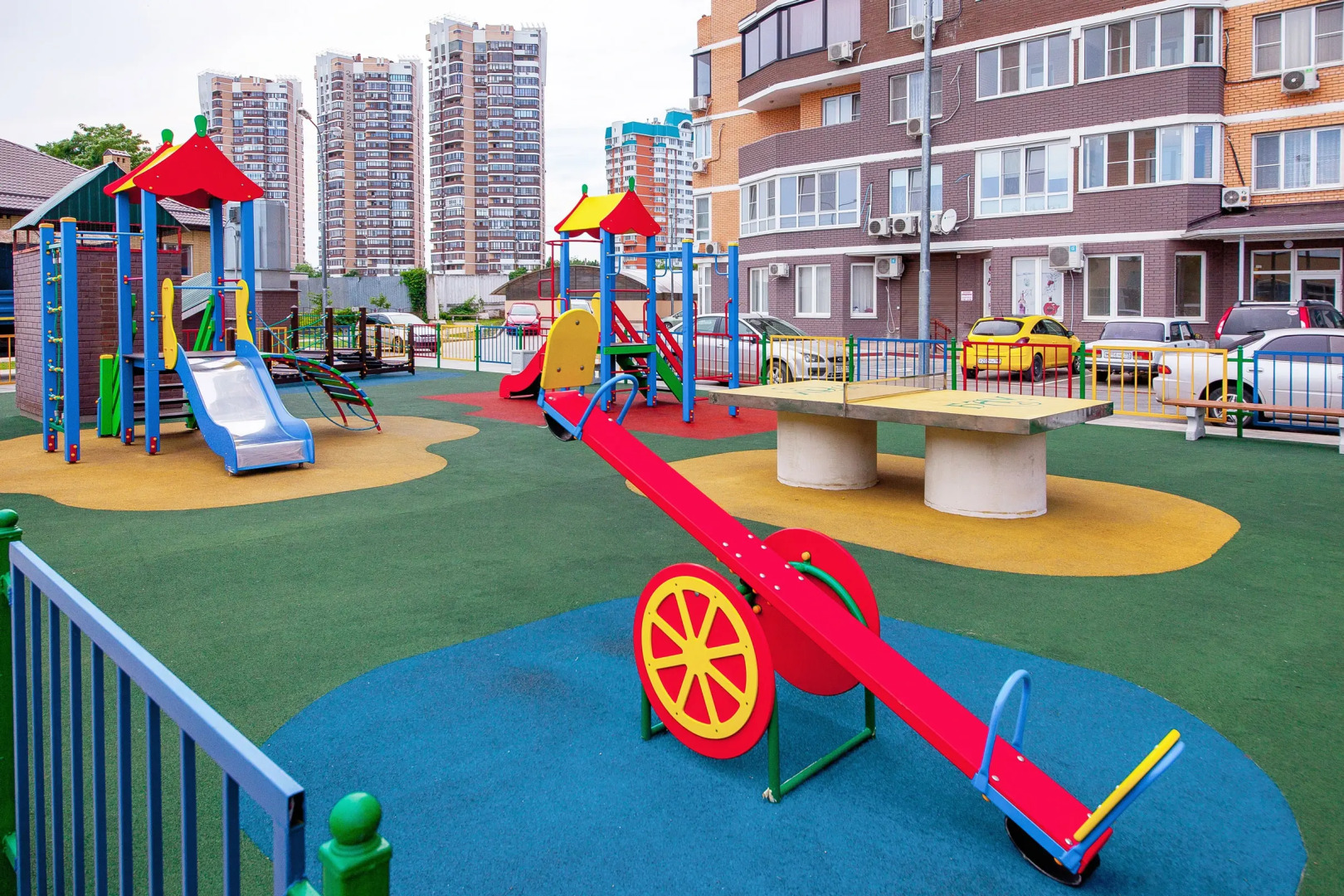 Апартаменты Возле Парка Солнечный Остров