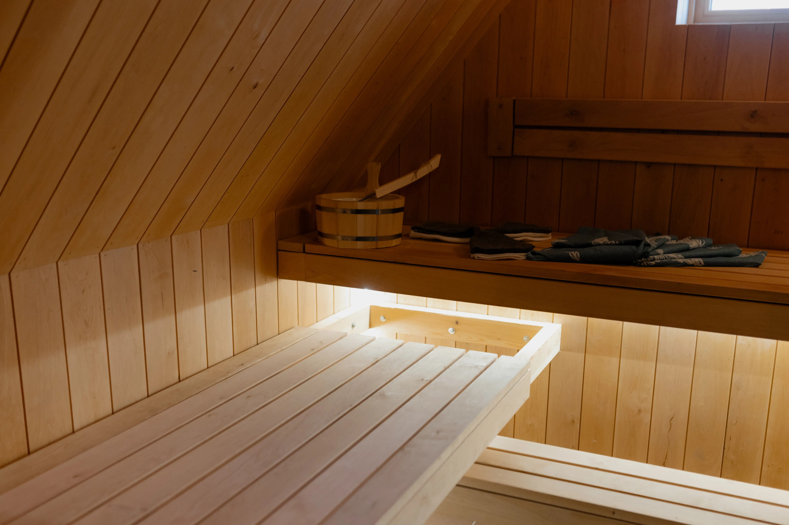 Частный дом с сауной купелью с двумя спальнями