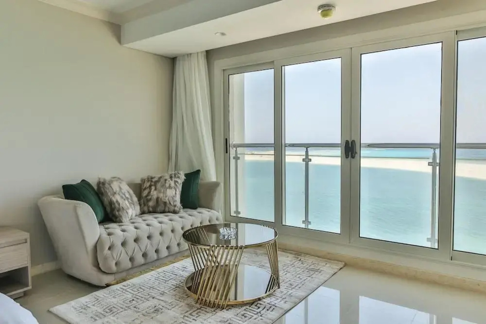 Отель Triumph White Sands