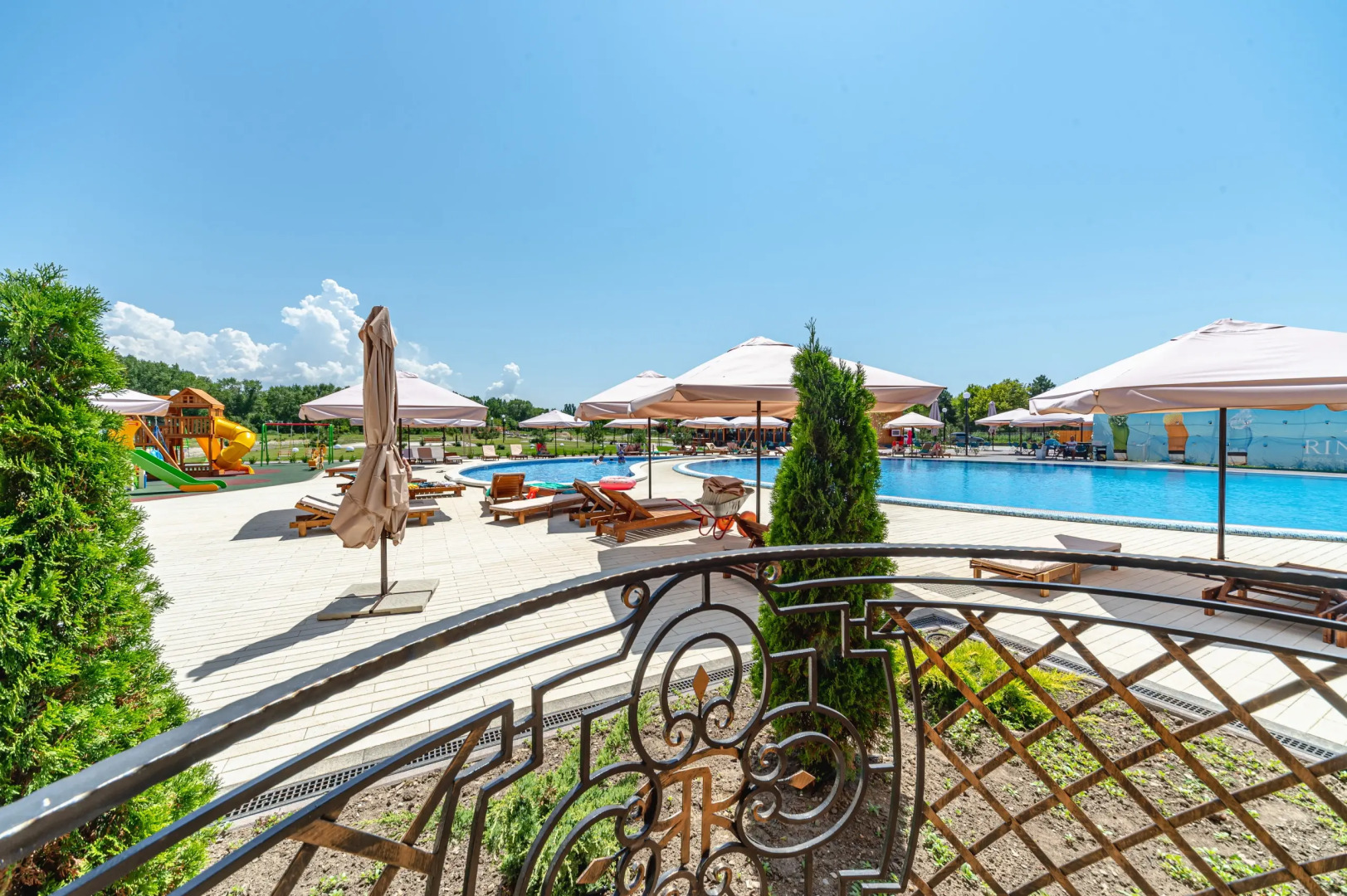 Отель Rinn Rise