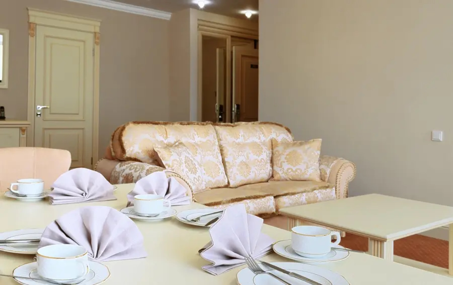 Отель Салют