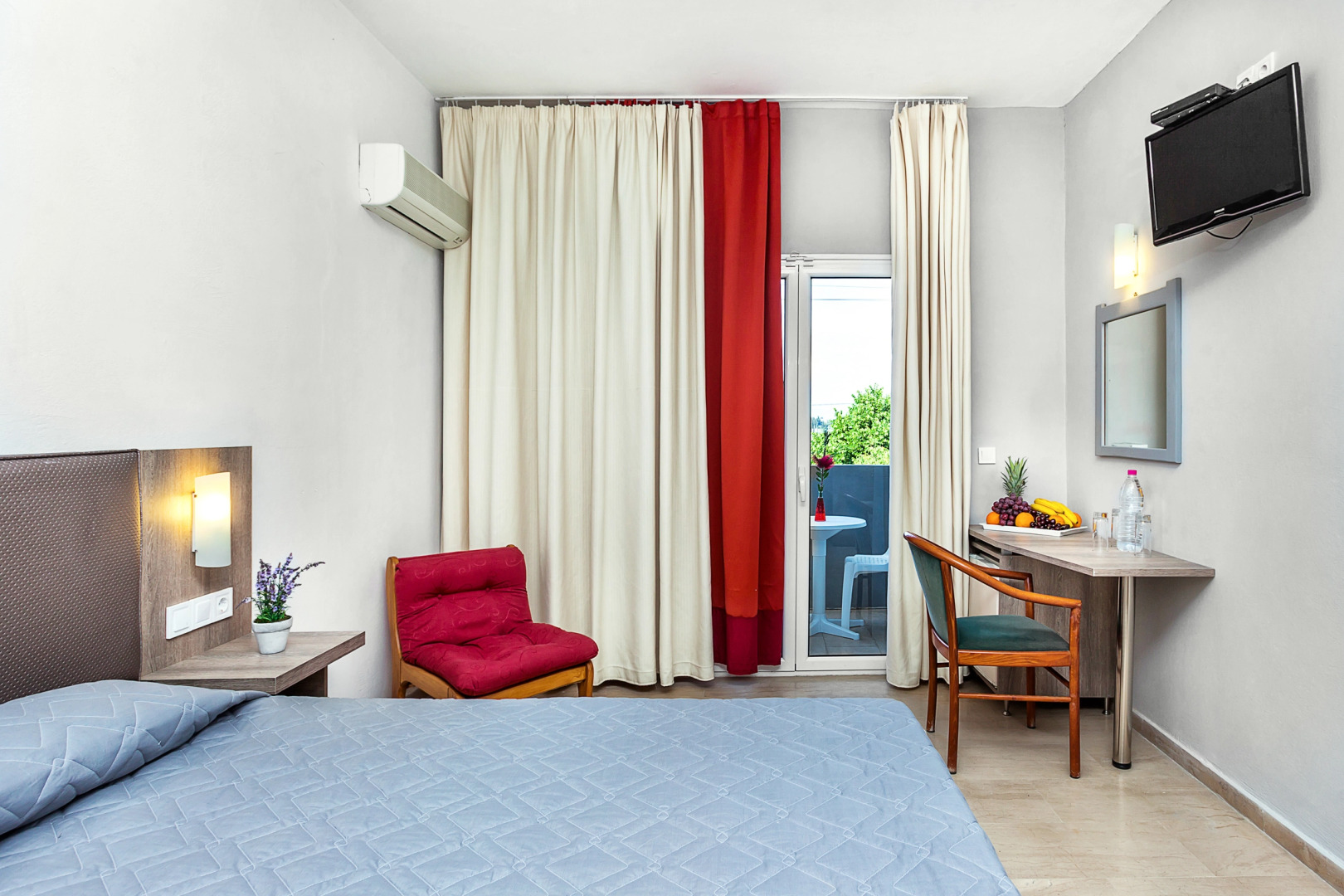 Отель Silver Bay