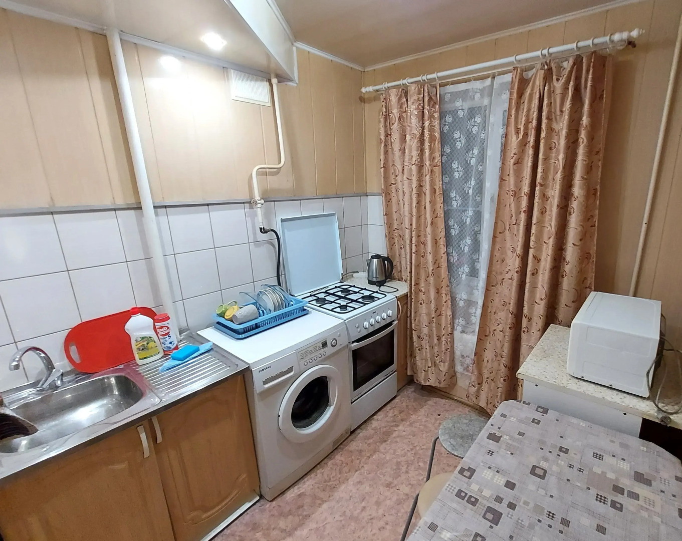 Квартира трёхкомнатная просторная (вместимость до 11 чел.) с изолированными комнатами в центре города