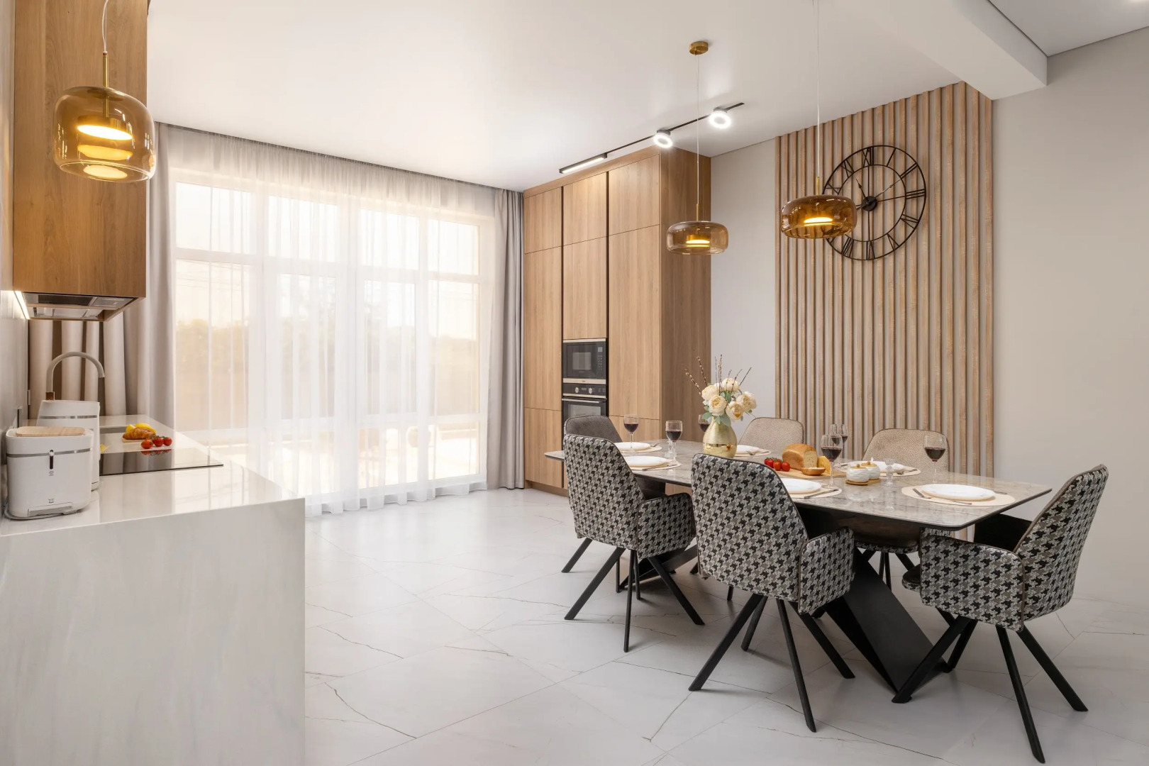 Вилла с подогреваемым бассейном и 6 спальнями