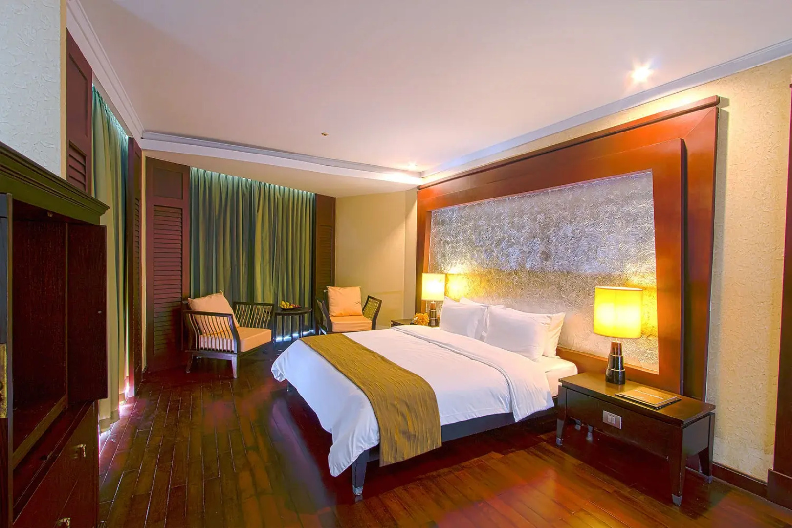 Отель Long Beach Garden Hotel & Pavilions