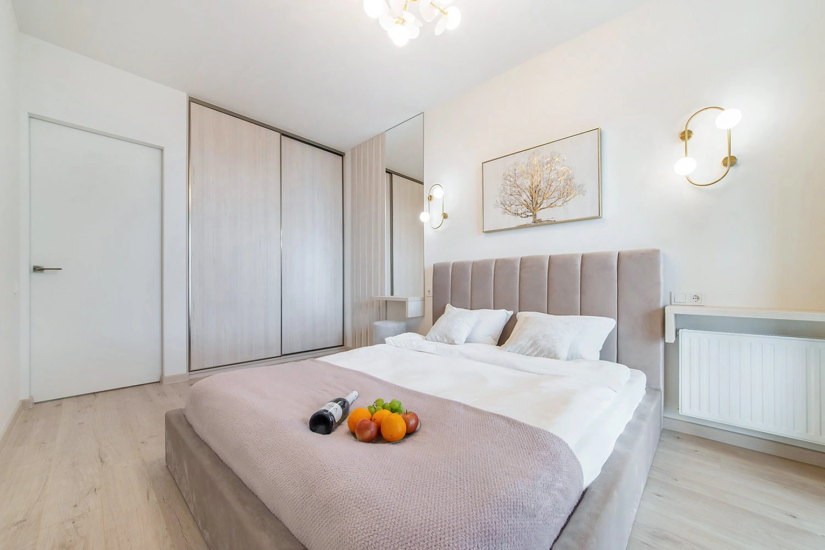 Квартира на сутки В 3 минутах от метро Парк Челюскинцев Подходит для командировок и отдыха Самозаселение Wi-Fi Кондиционер Кухня объединена с жилой зоной Отдельная спальня