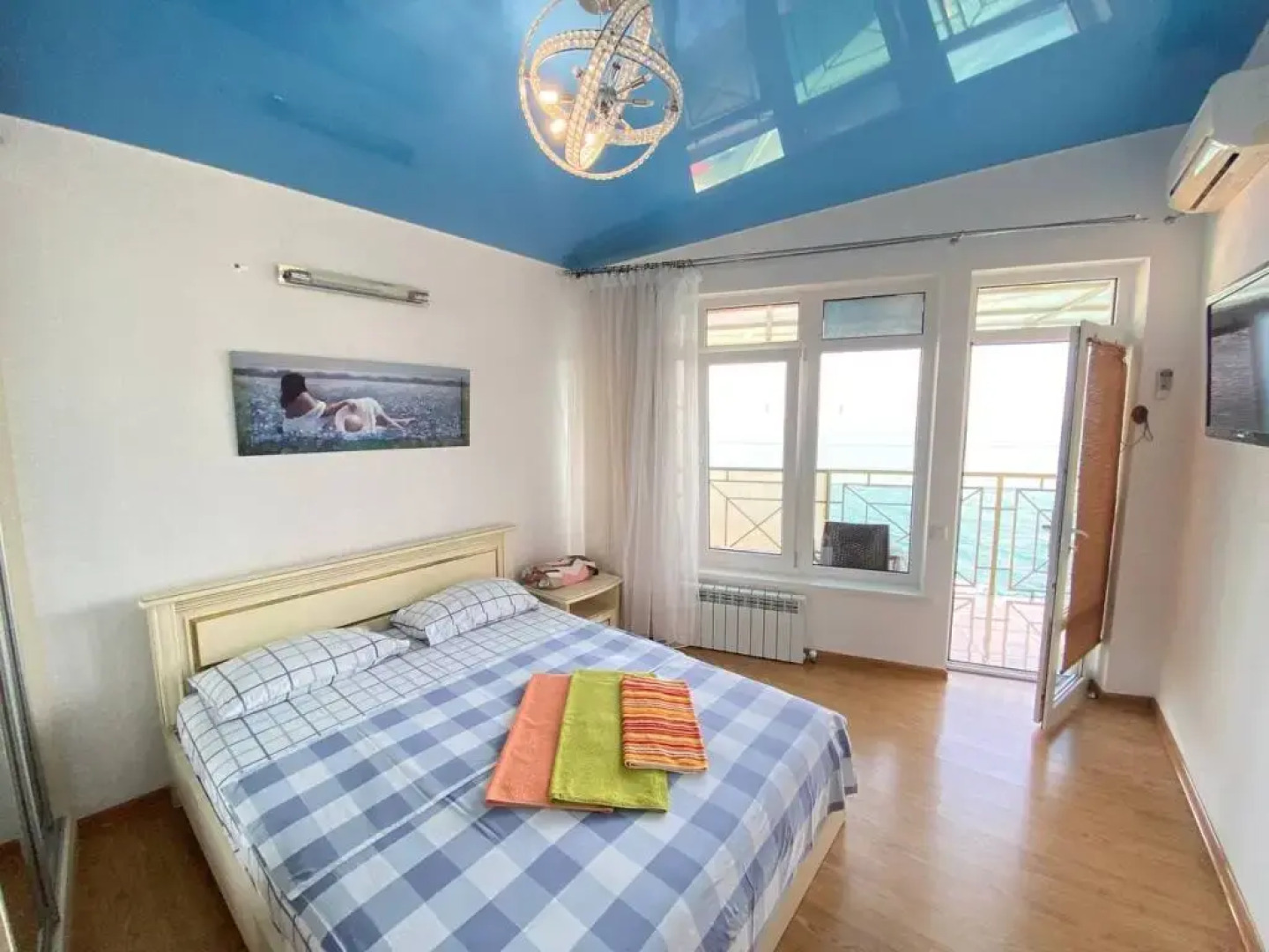 Квартира премиум с 2 спальнями с видом на море и балконом 4/2