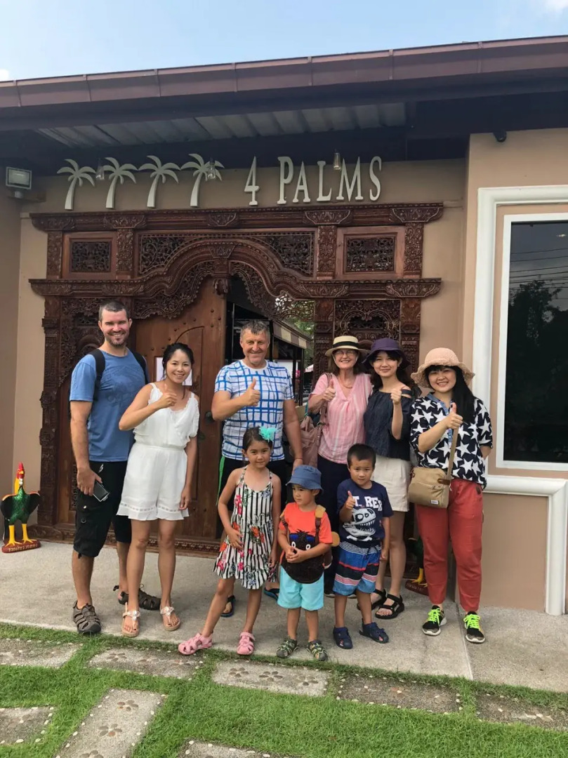 Отель 4 Palms Resort