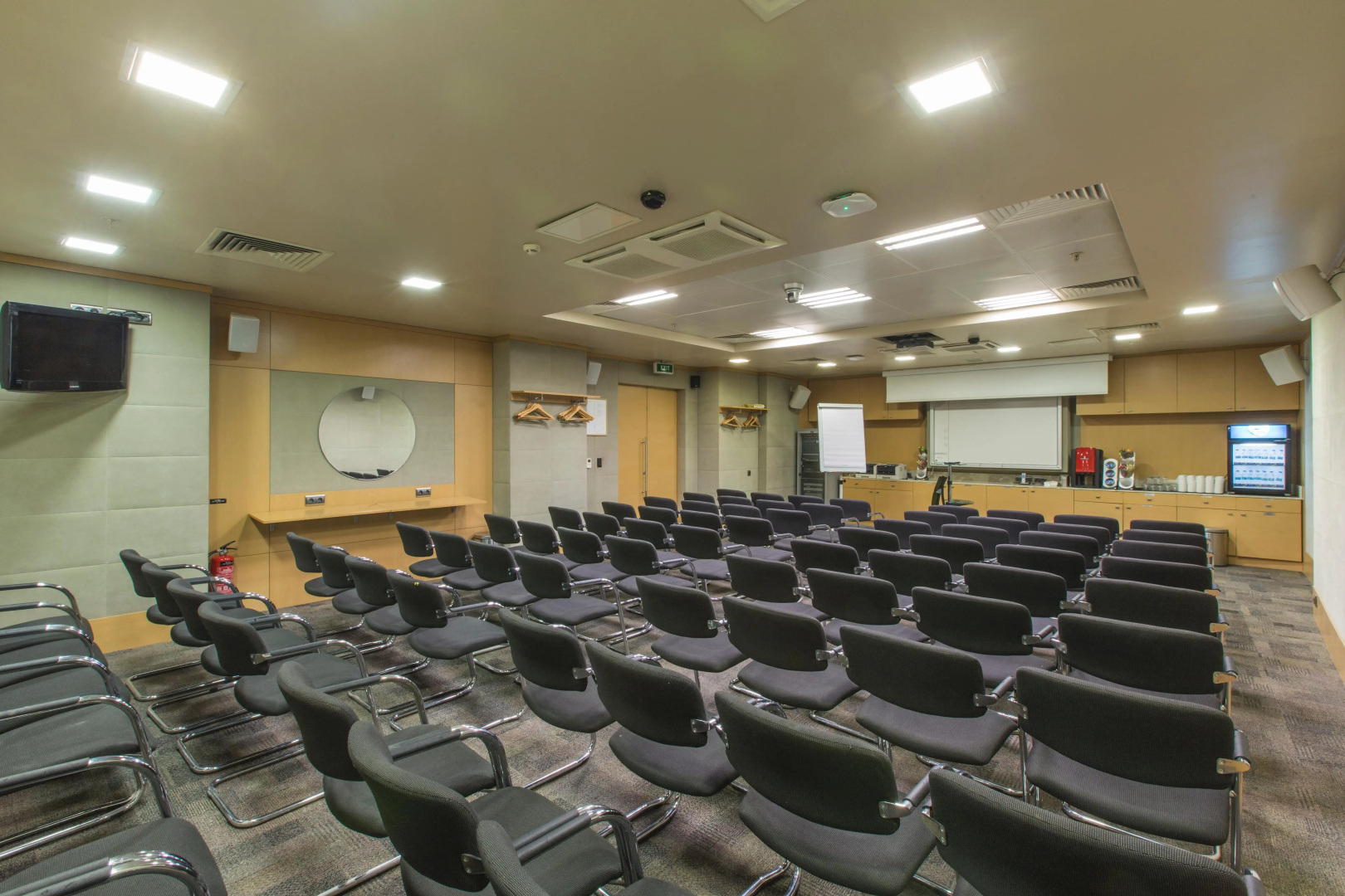 Отель Ramada by Wyndham Istanbul Pera