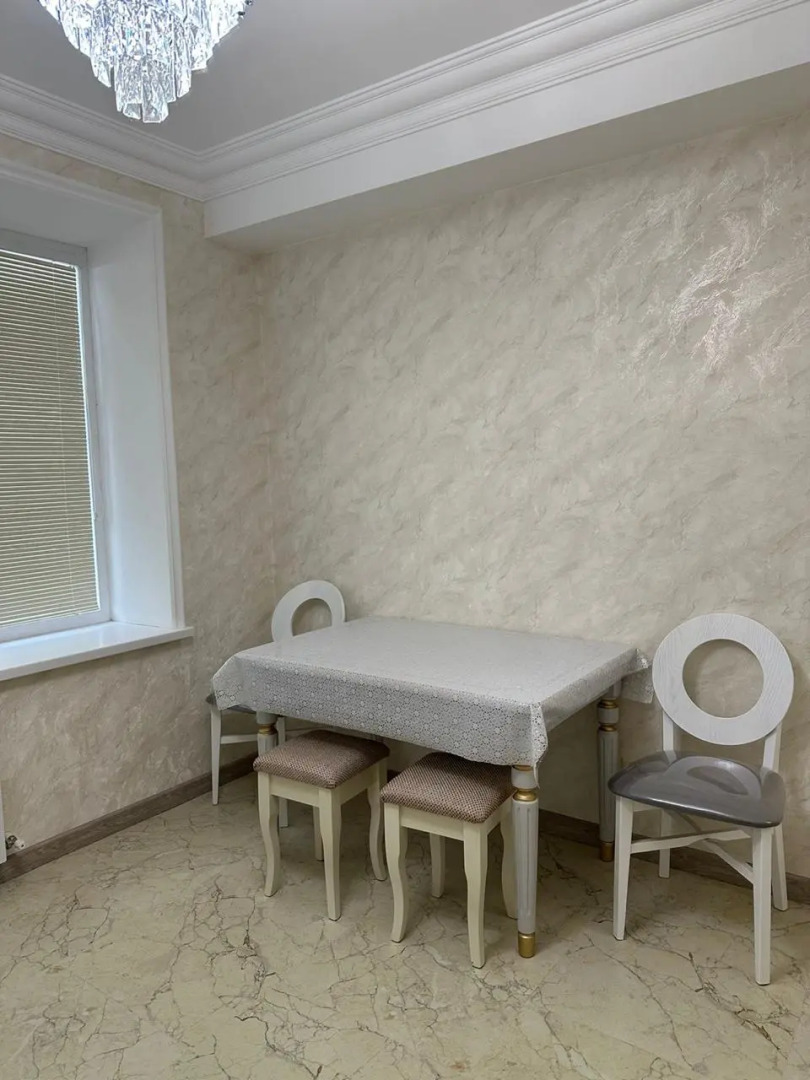 Апартаменты  в новом частном трехэтажном доме 5