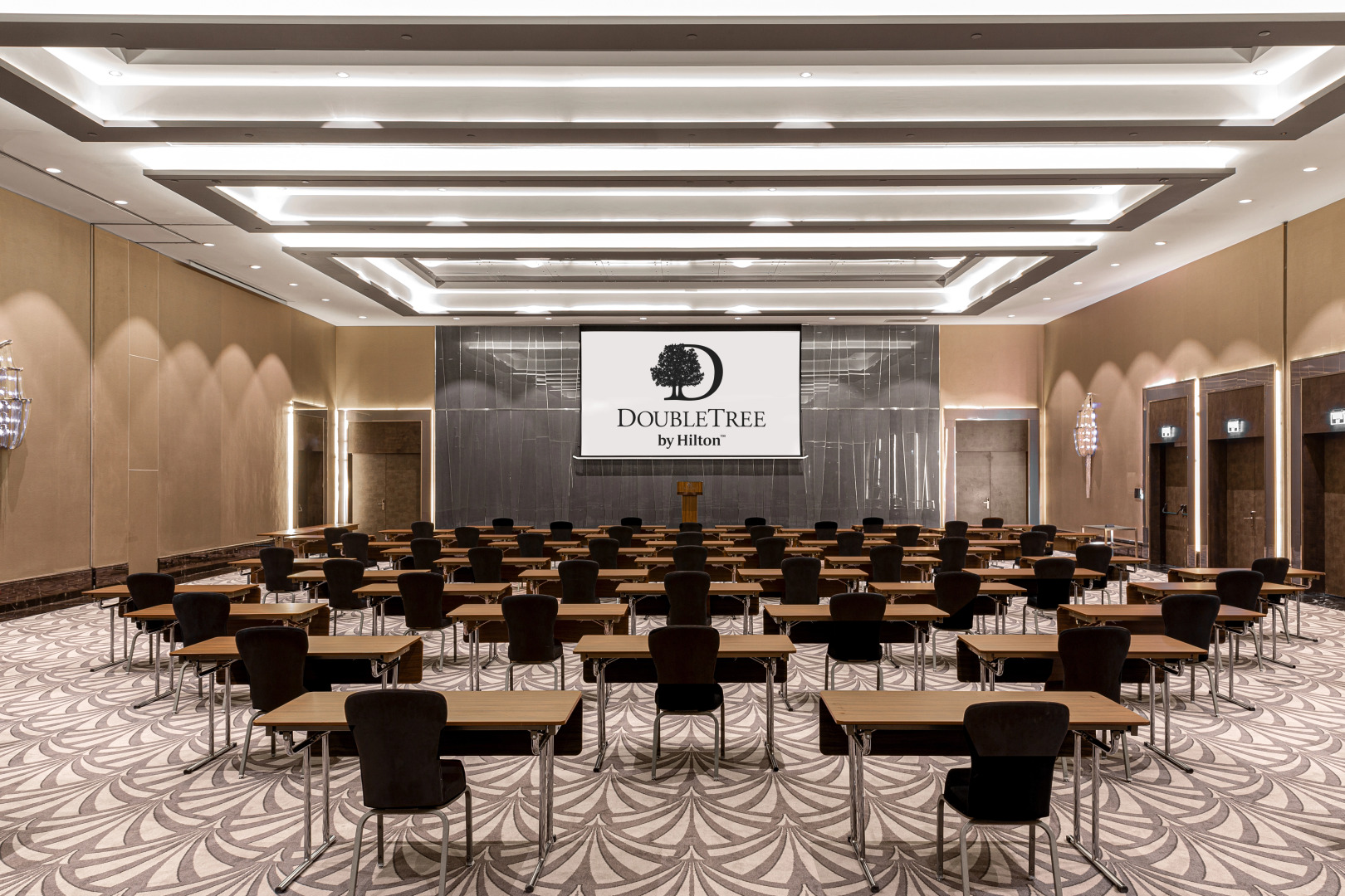 Отель DoubleTree by Hilton Minsk