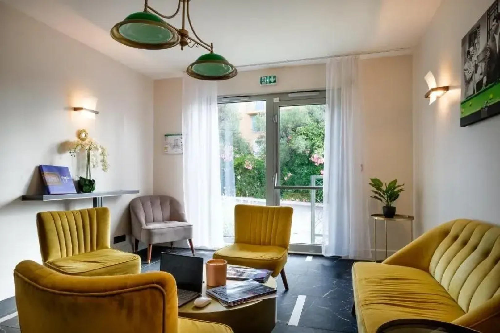 Отель Best Western Journel Antibes