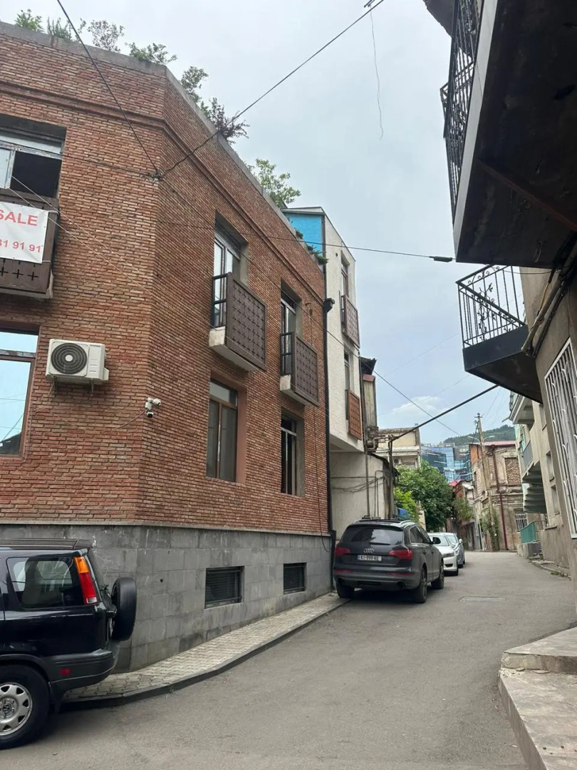 Апартаменты Corner apartment in old tbilisi