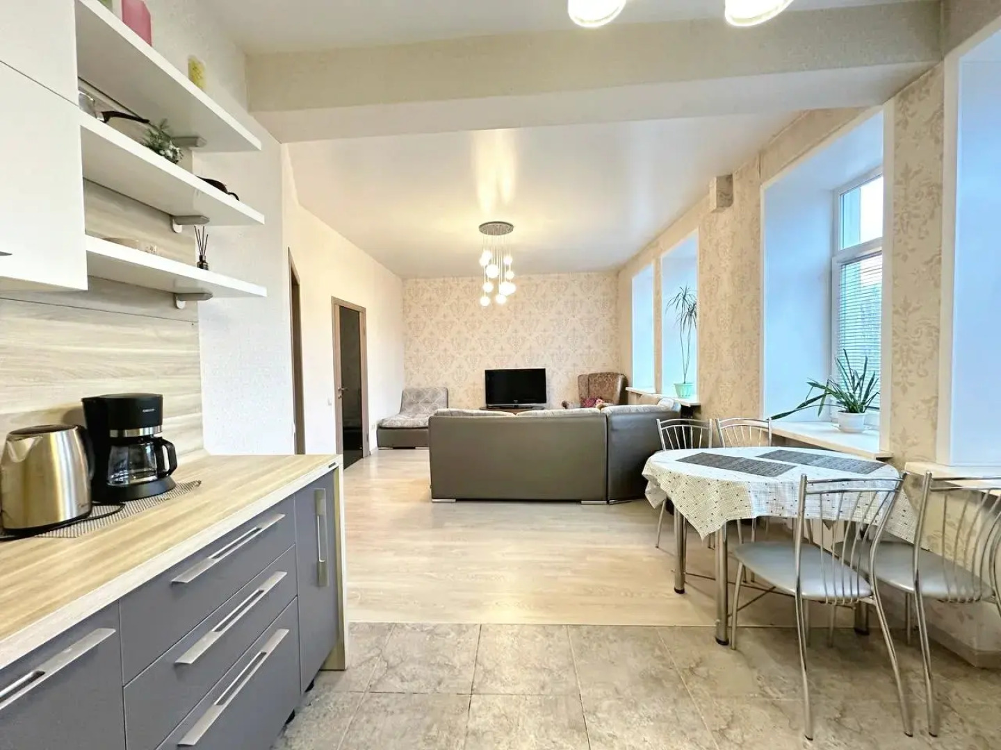 Квартира Трехкомнатная в центре на Орджоникидзе рядом с Набережной