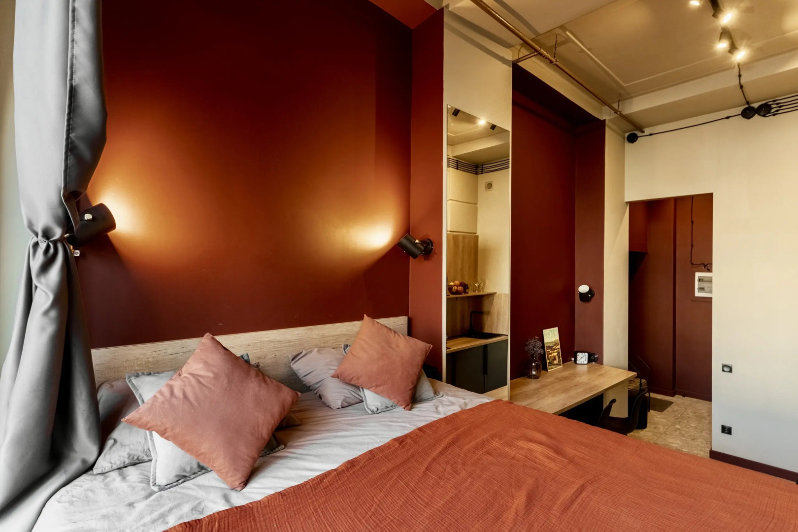 Уютная студия с прекрасным видом в историческом центре Санкт-Петербург