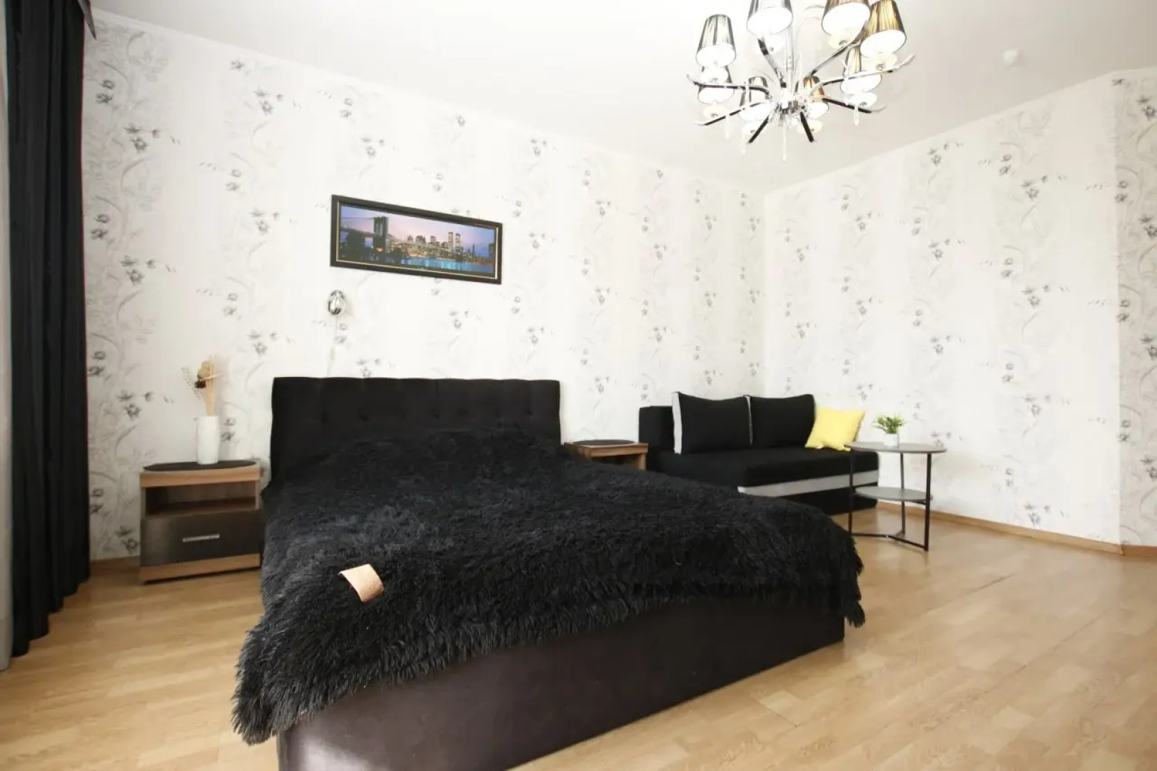 Апартаменты Юлиуса Фучика 9