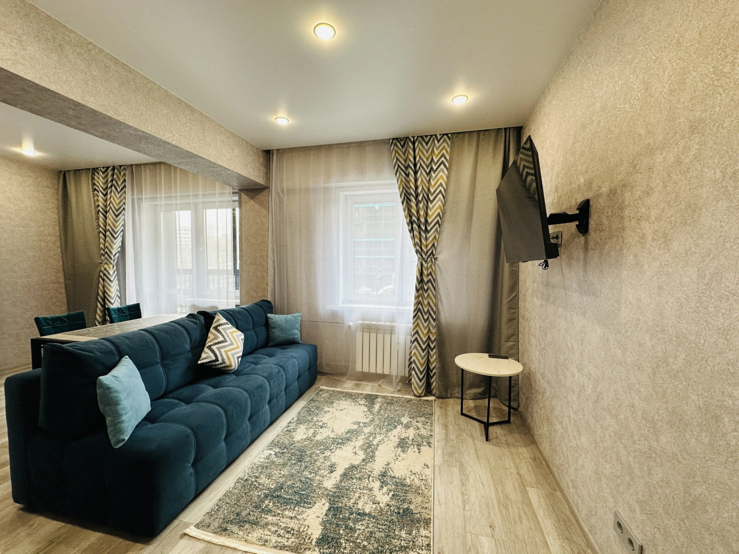 Квартира Nasutki38 Студия Ренуар