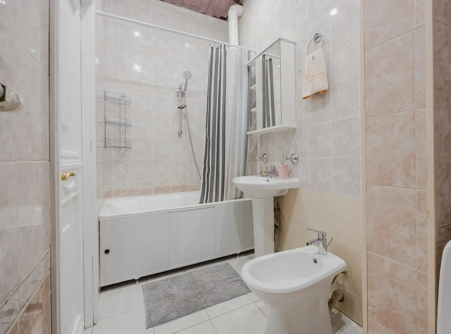 Апартаменты У Исакиевской площади DereMRents ДереМРентс