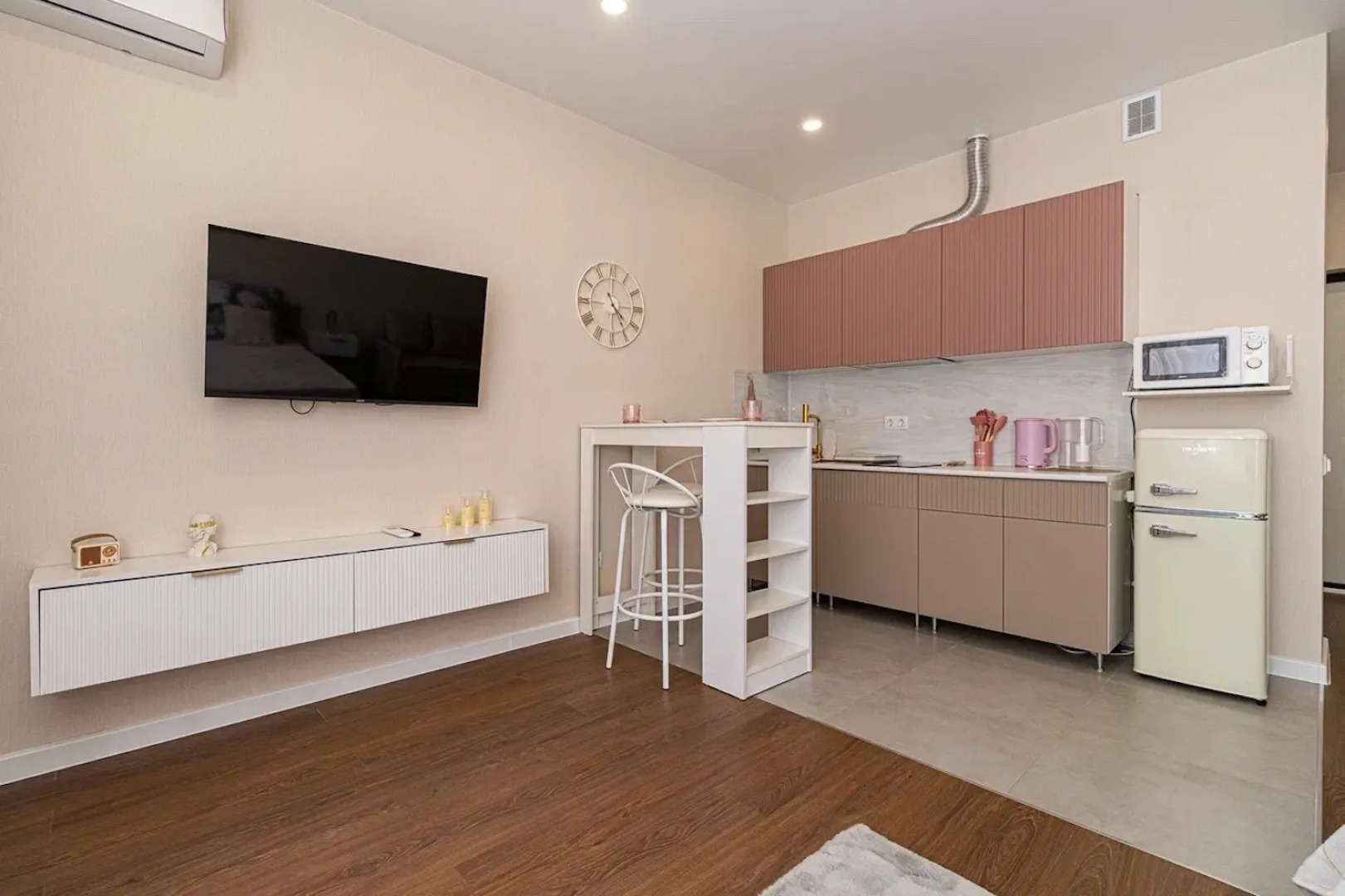 Апартаменты Дизайнерская Студия в ЖК Самолет