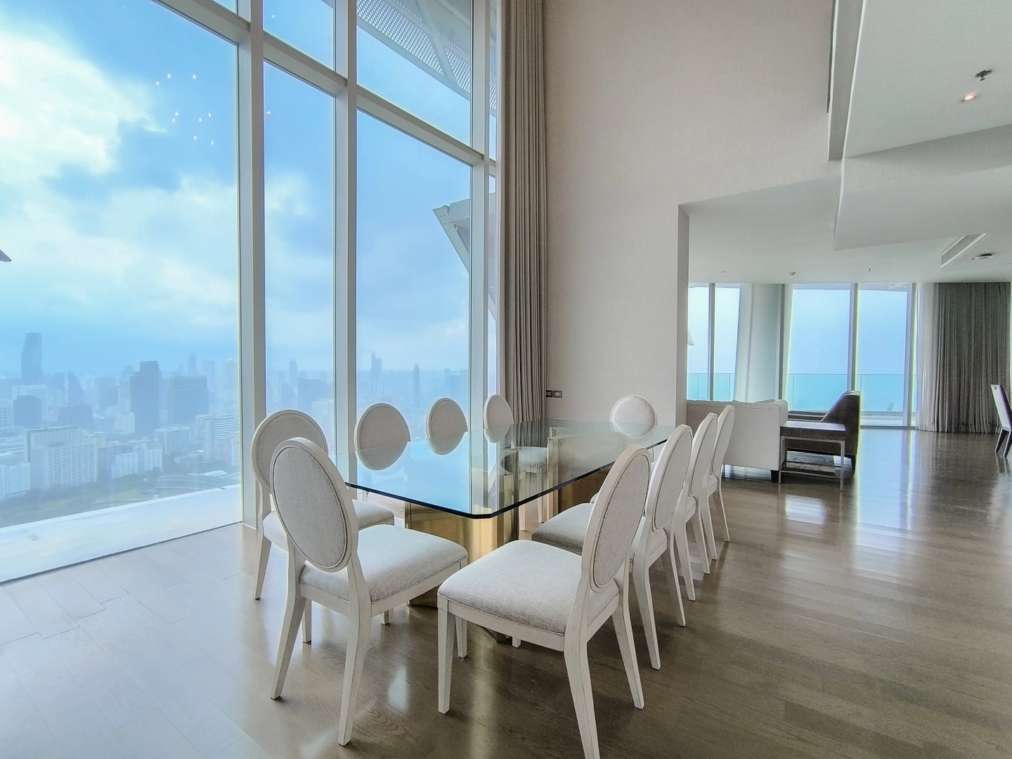 Отель Magnolias Ratchadamri Boulevard Serviced Residences