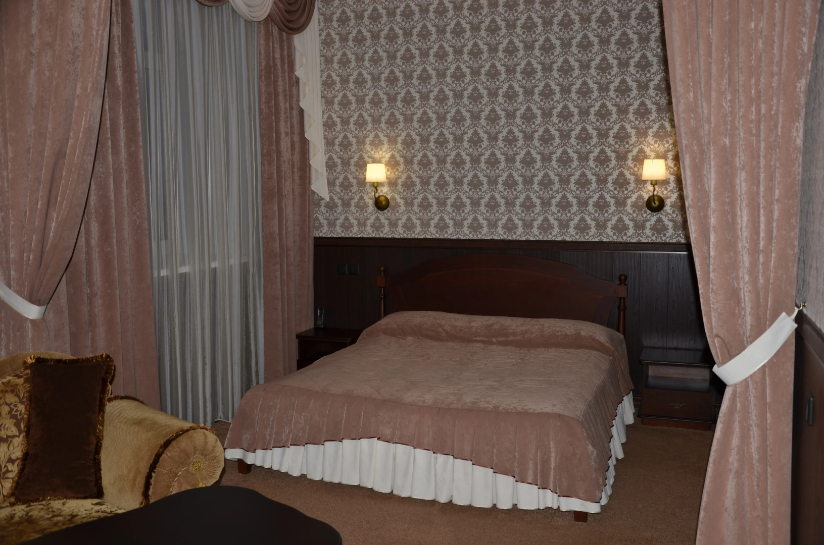 Отель Академия