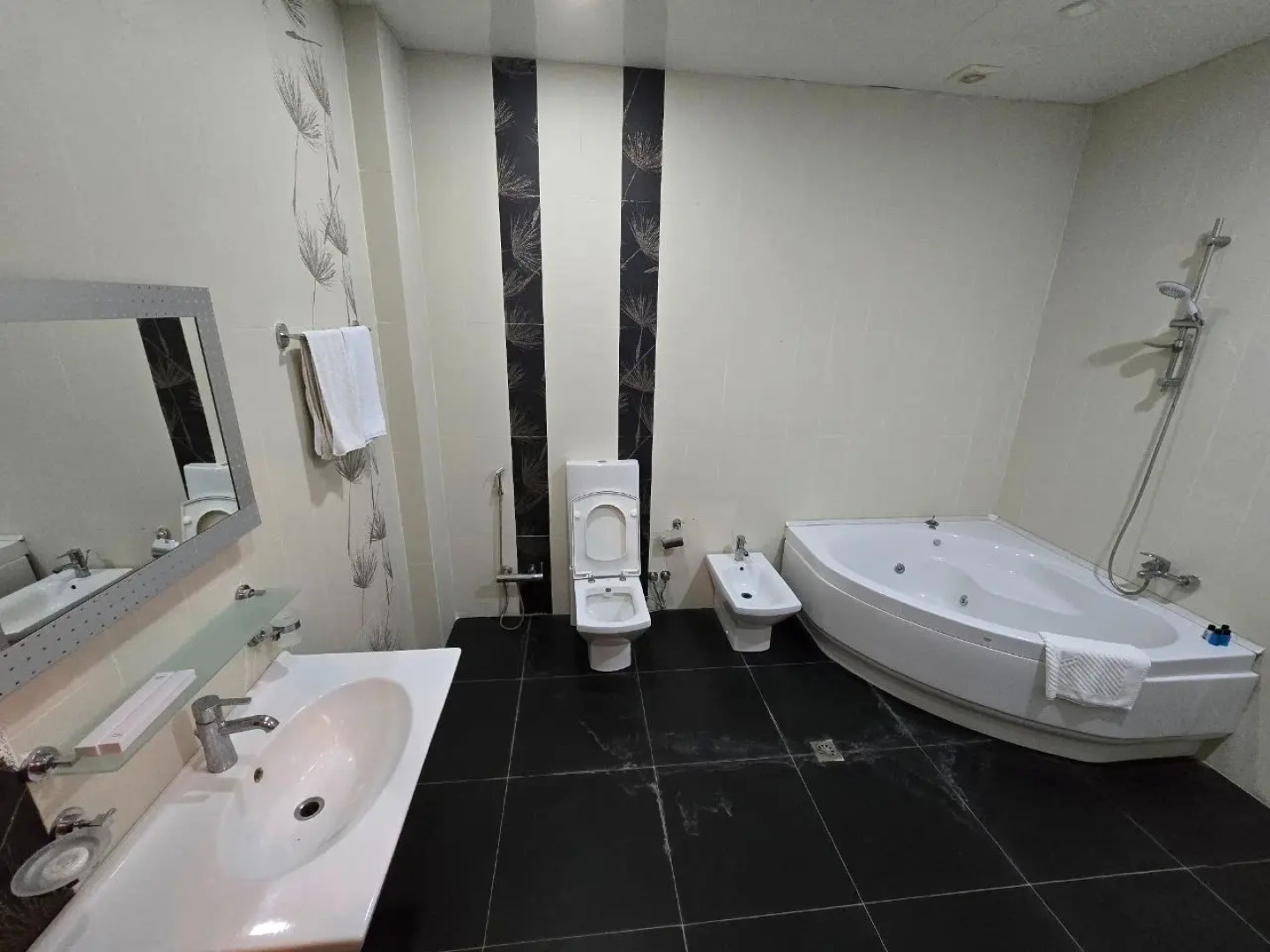 Отель Golden Beach By Sham Baku