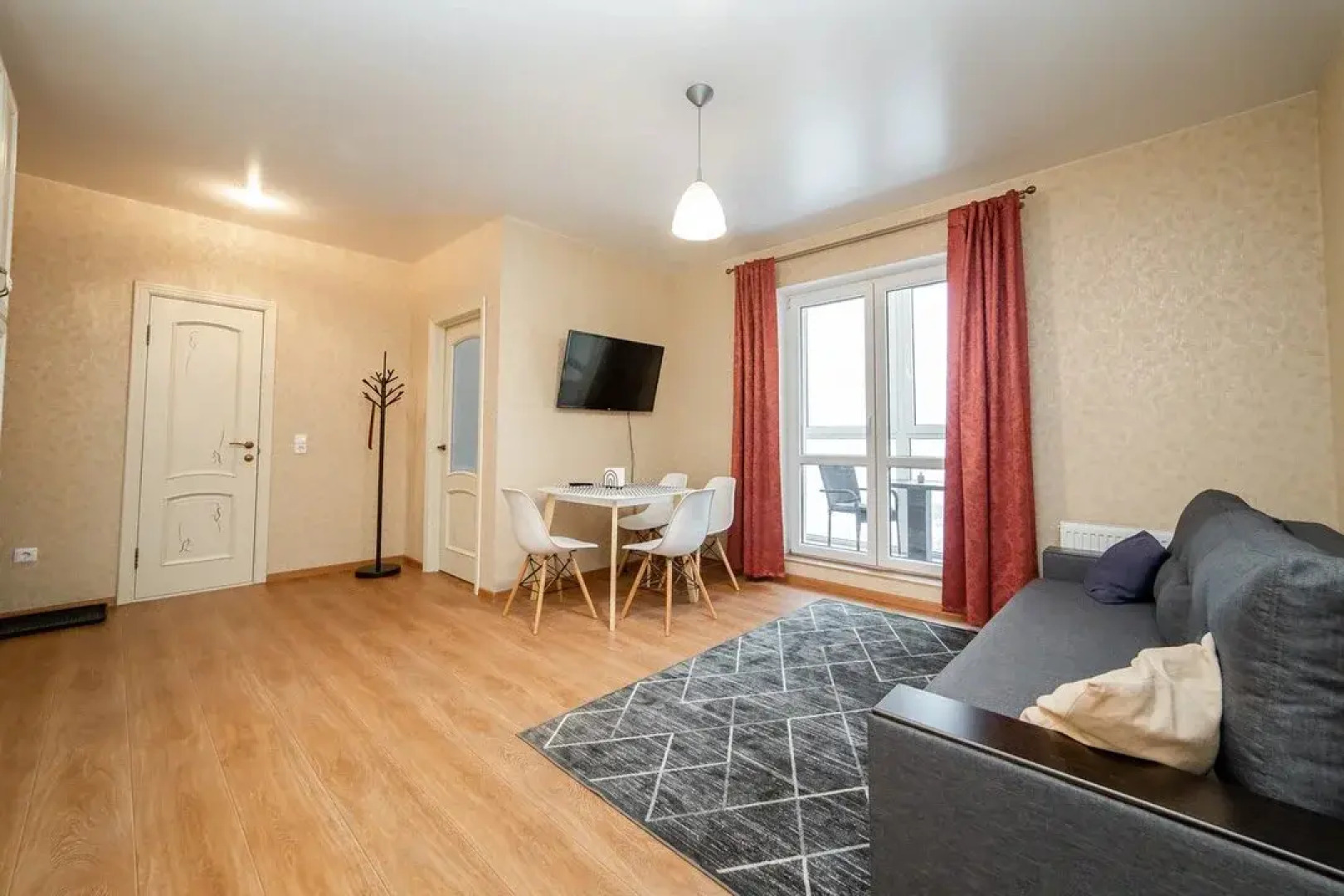 Апартаменты возле Национальной Библиотеки и ТРЦ Dana Mall на Туровского 26