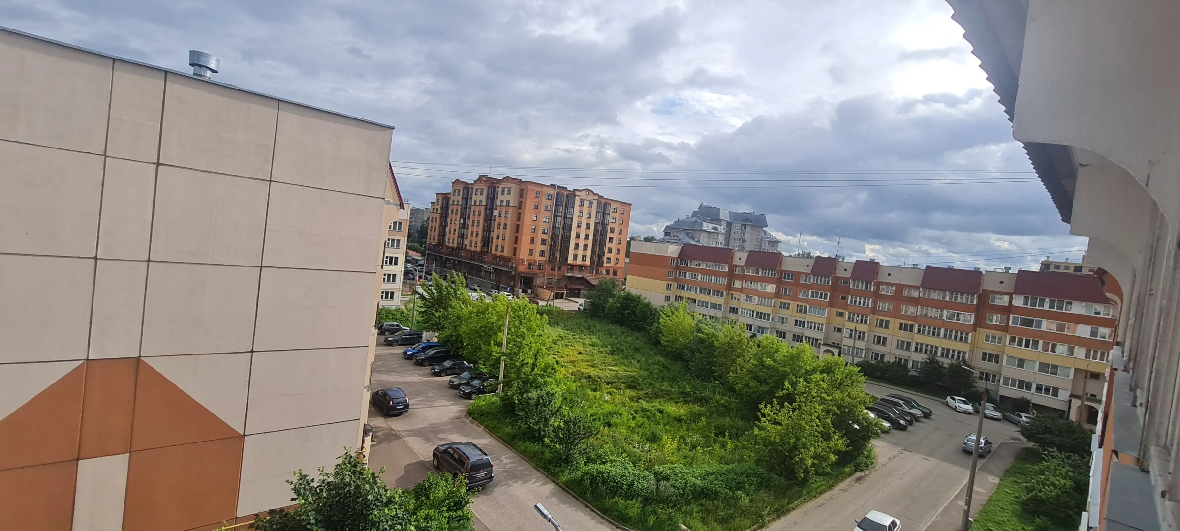 Квартира Уютная в Тихом Районе Возле Центра Города