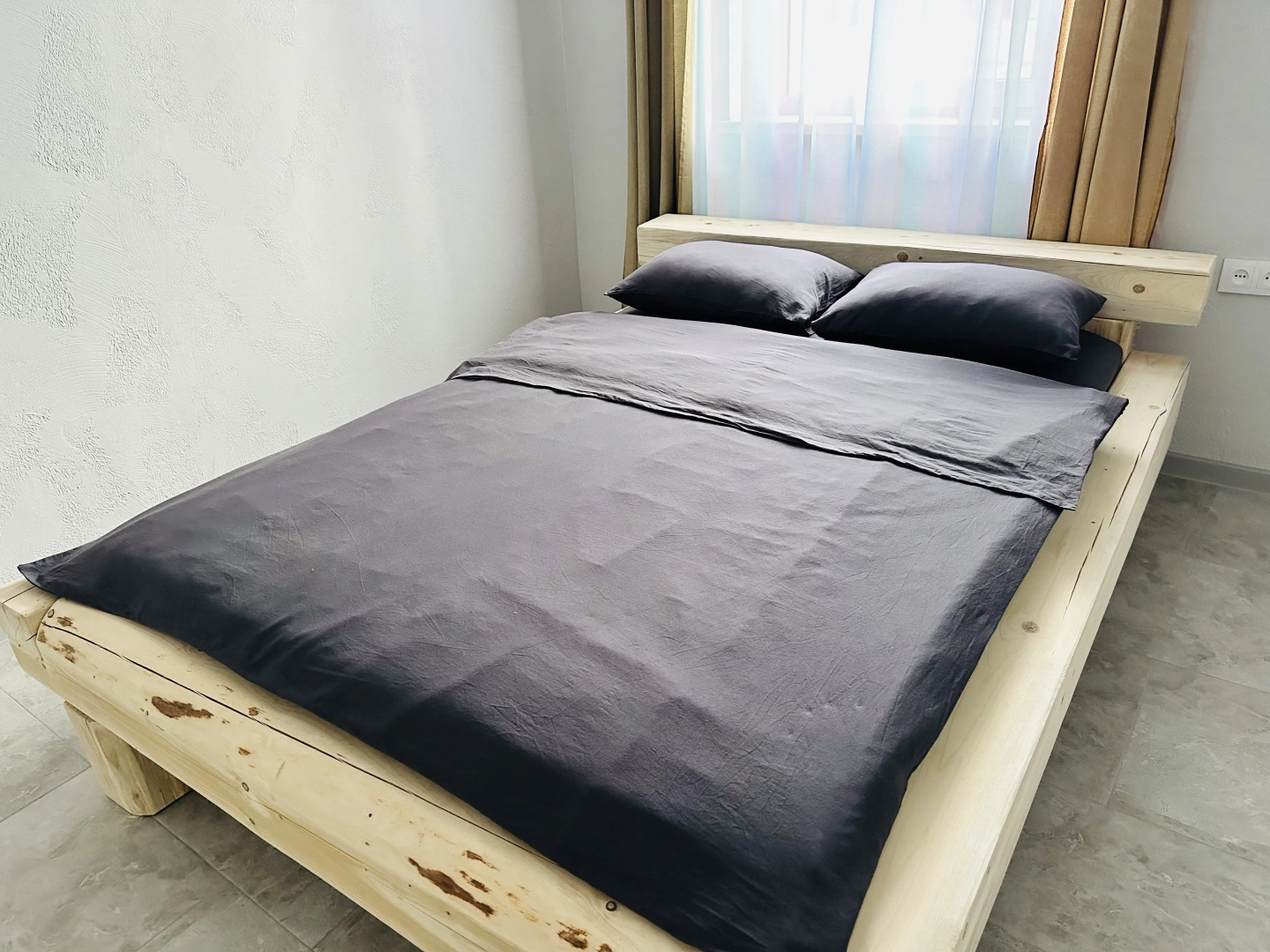 Вилла на берегу реки около Минска