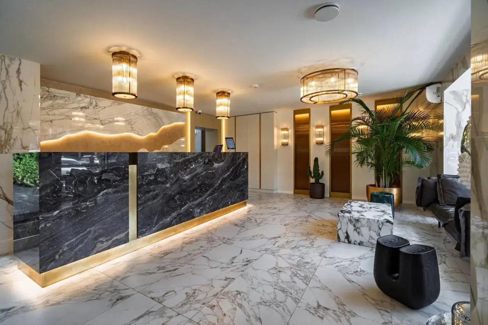 Отель BOUTIQUE HOTEL EMBARGO