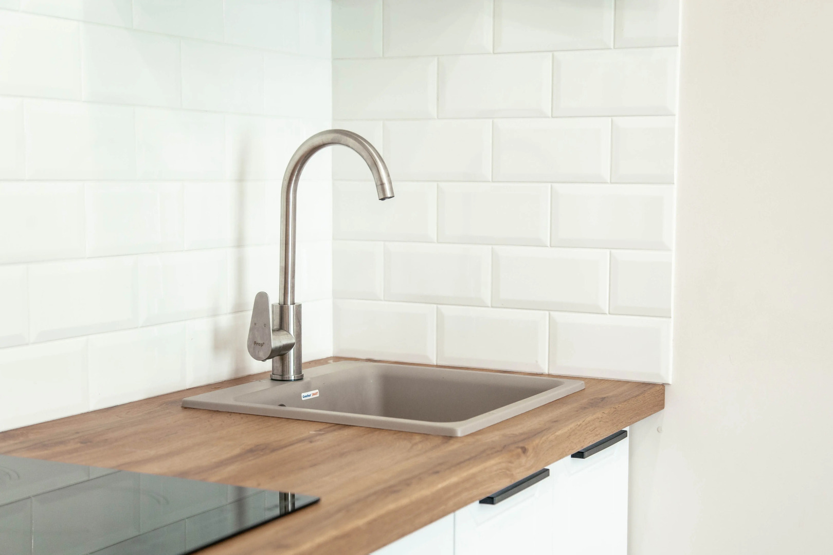 Апартаменты Изумруд возле Аэропорта