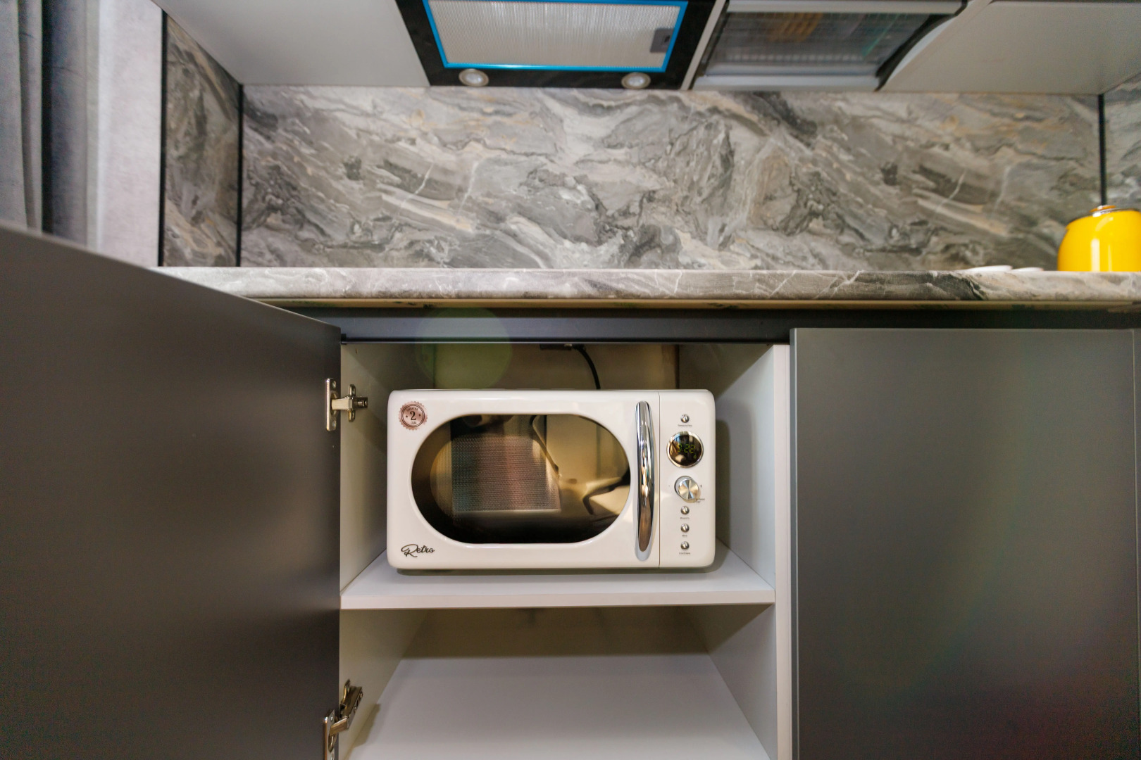 Квартира с видом на собор Александра Невского