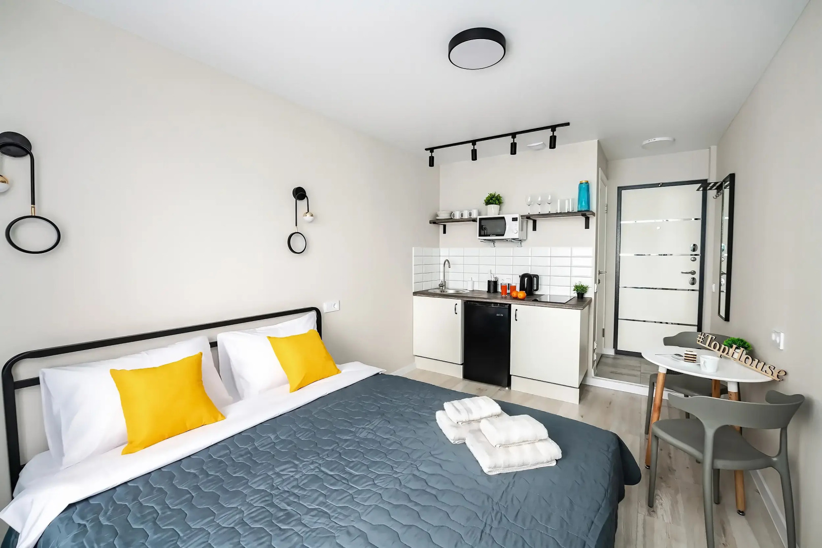 Апартаменты TopHouse на Калинина 105, 7