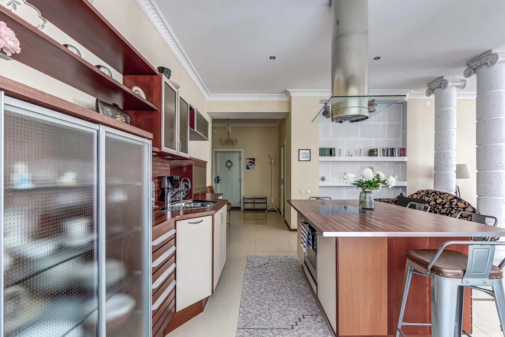 Апартаменты солнечная студия с круглым балконом