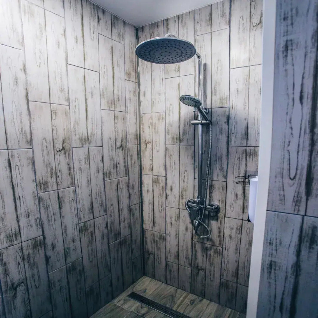 Частный дом за городом Монотель синий дом