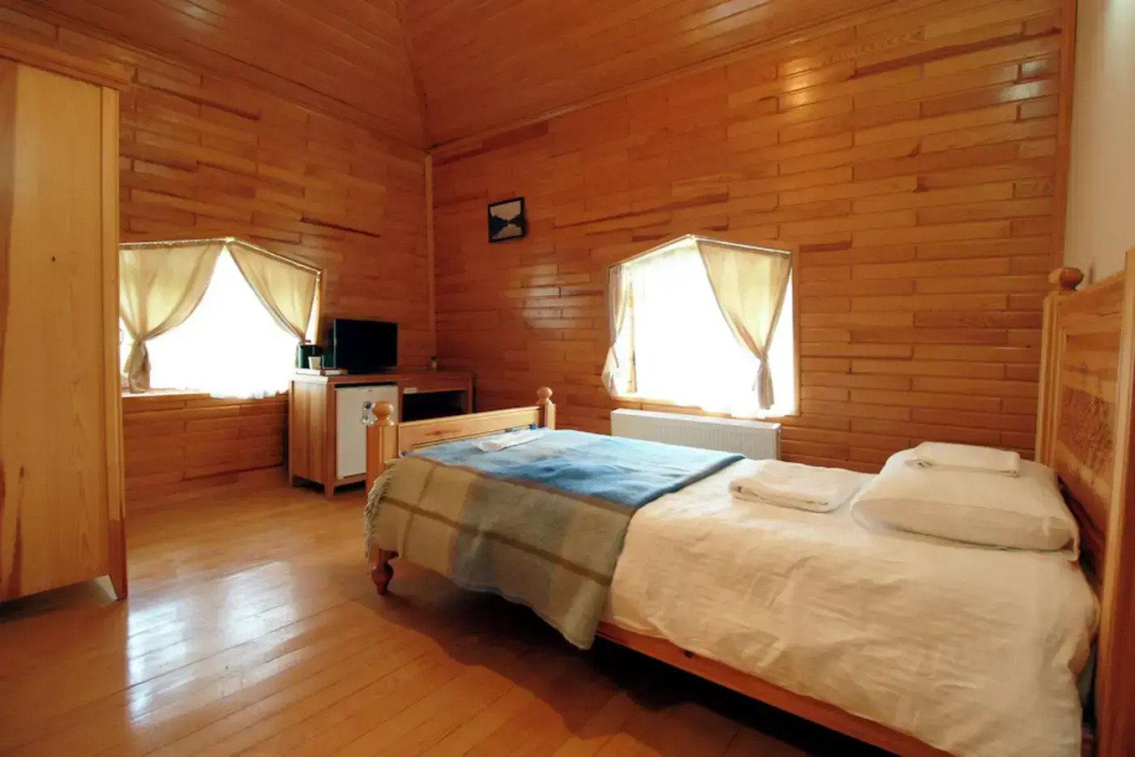 Отель Lake Cildir Lodge